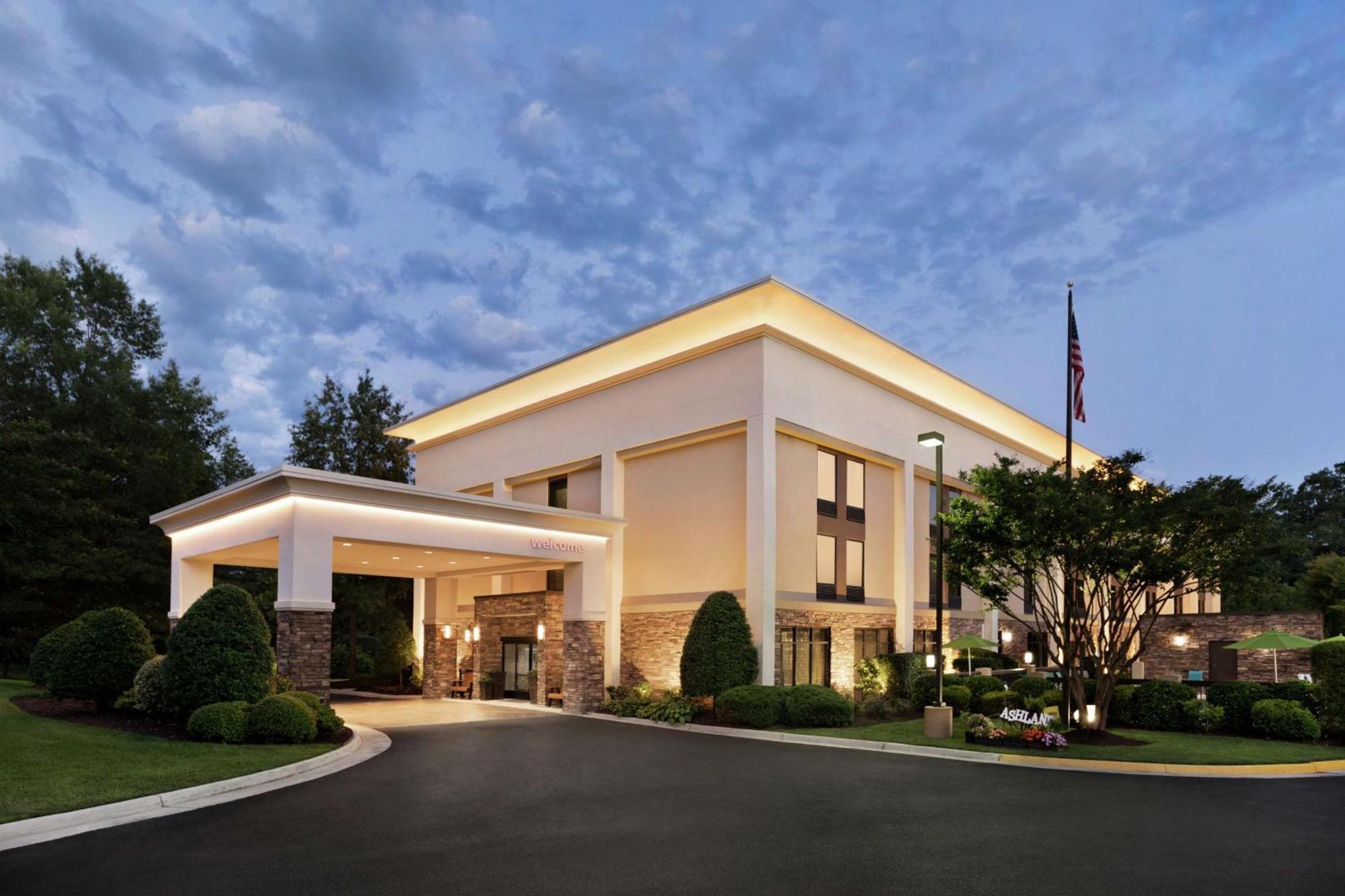 Hampton Inn Richmond/Ashland Exterior photo